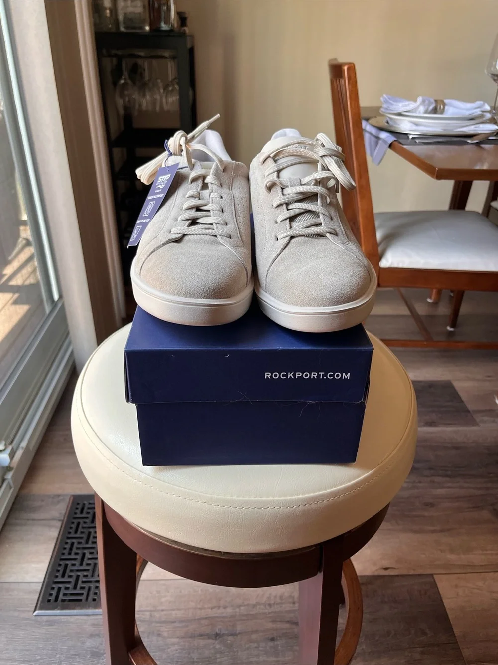 Rockport Men's Casual Lace-Up Sneakers in Light Grey! Size 8 wide! NIB! Comfy!
